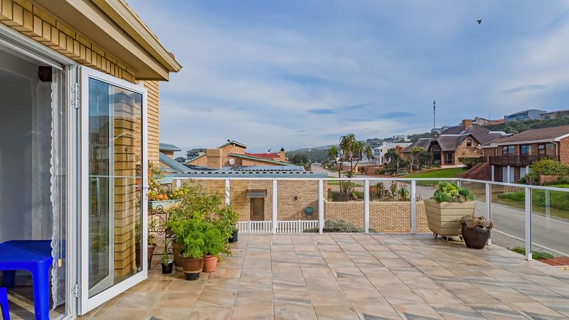 9 Bedroom Property for Sale in Outeniqua Strand Western Cape